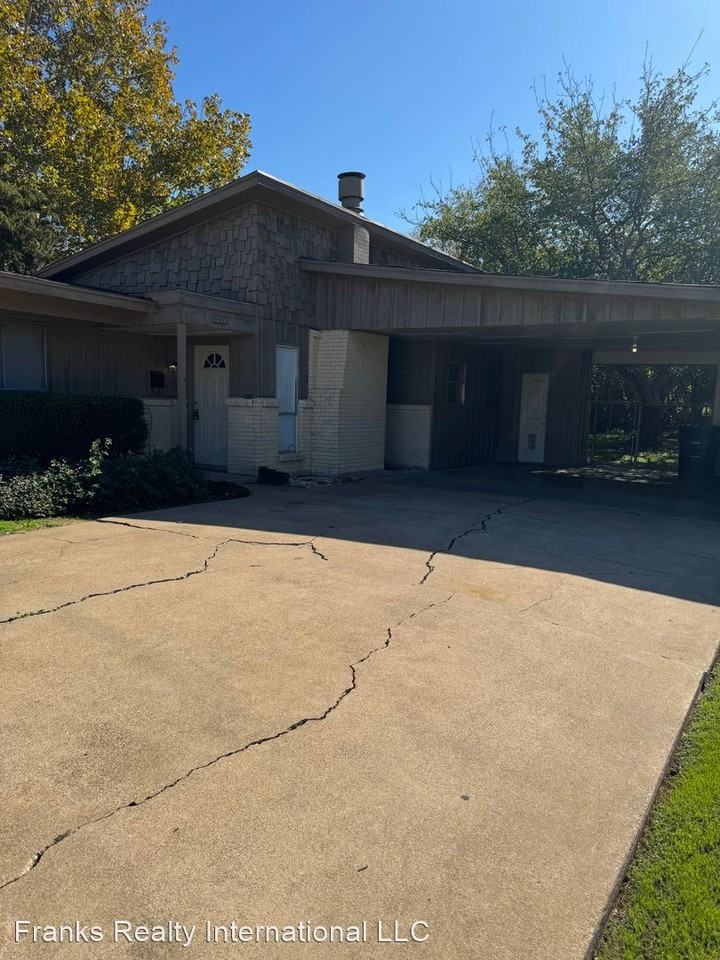 5353 Wonder Drive - Photo 3 of 18