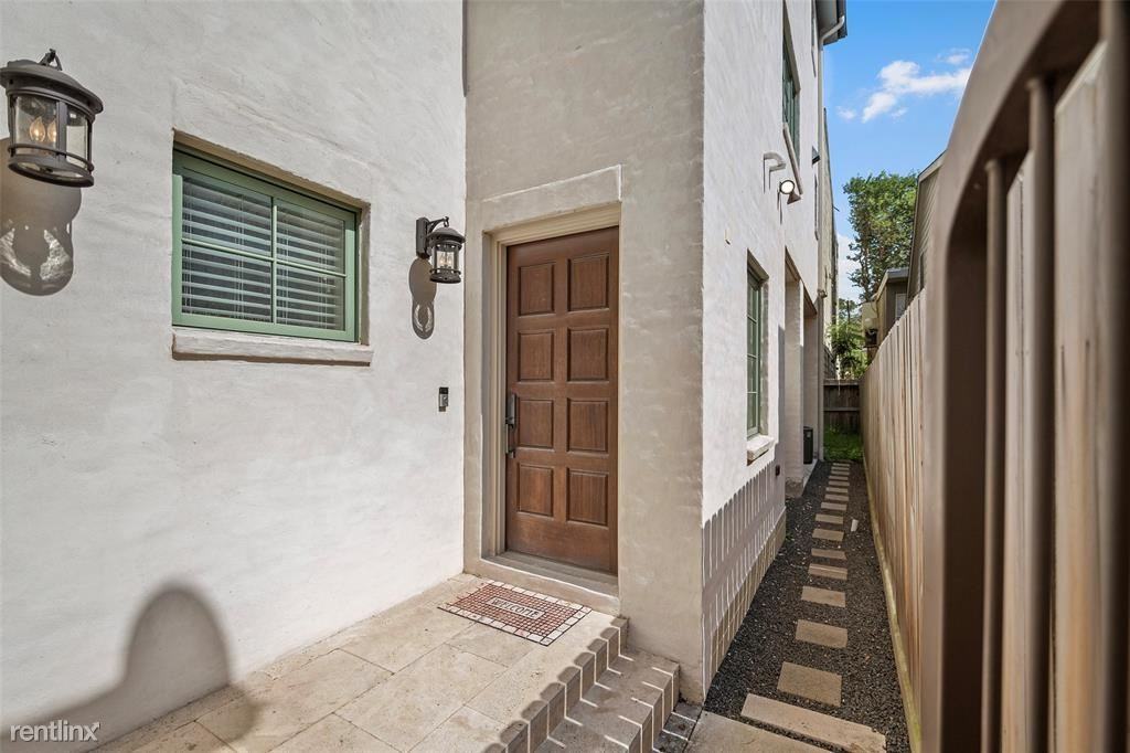 4210 Law St - Photo 3 of 4