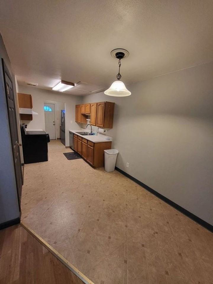 1319 Conrad St - Photo 3 of 15