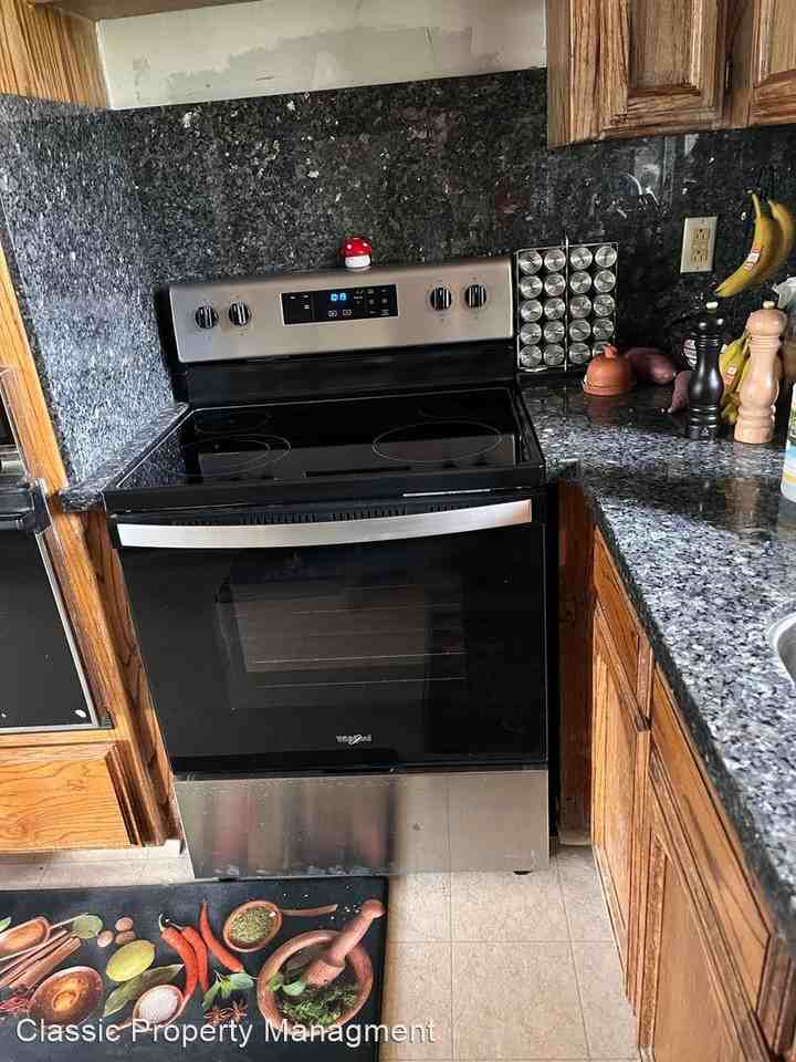 4194 Indian Peak Rd - Photo 3 of 7