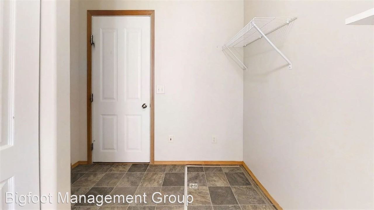 447 Guettler Rd - Photo 2 of 20