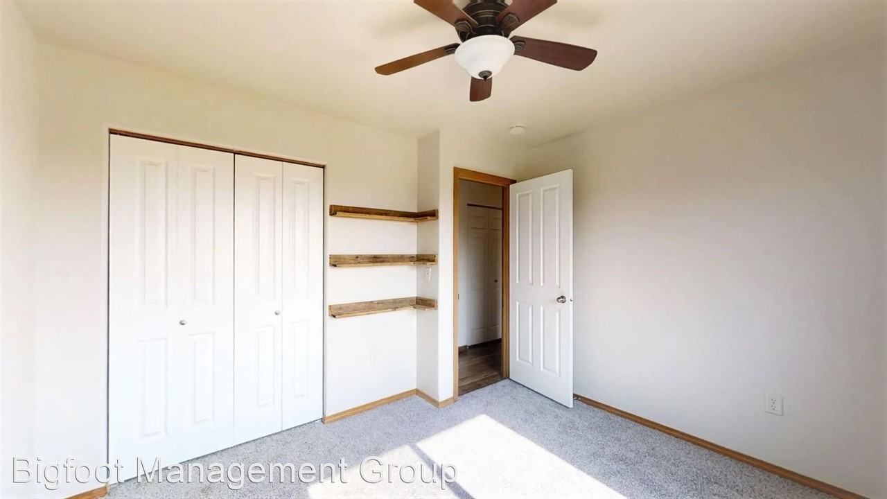 447 Guettler Rd - Photo 3 of 20