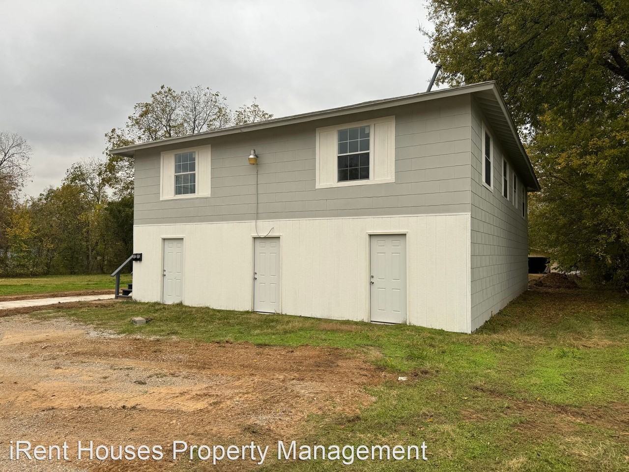 515 E SE  Units 515/517 - Photo 2 of 9