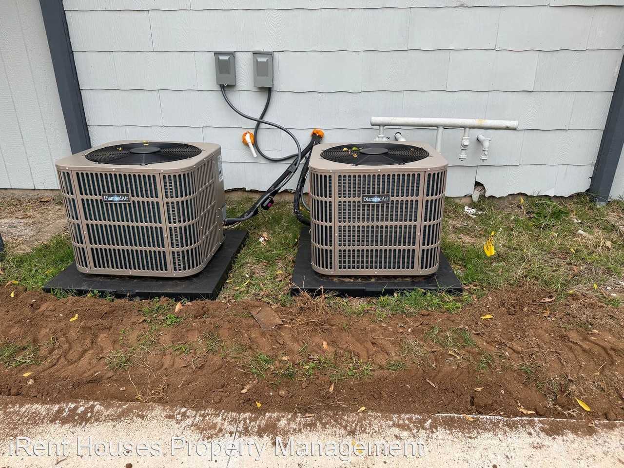 515 E SE  Units 515/517 - Photo 3 of 9