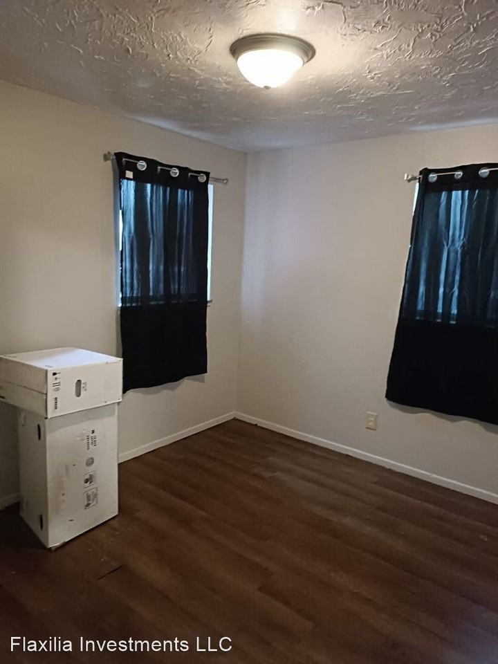 23901 Banbury Cir #1 - Photo 2 of 6
