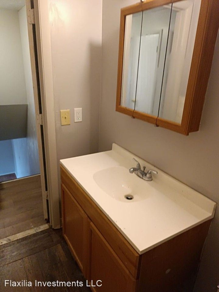 23901 Banbury Cir #1 - Photo 3 of 6
