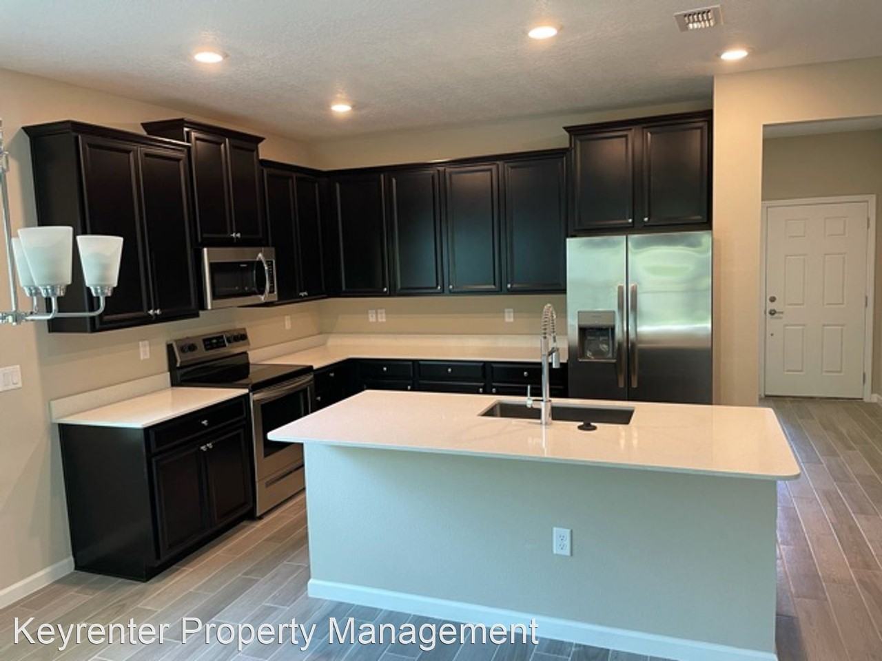 10923 Ventnor Ave - Photo 2 of 20