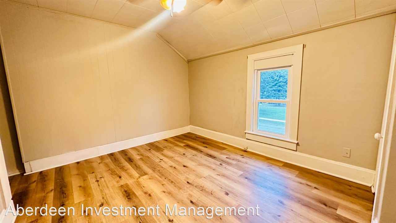 Newly Remodeled - Photo 3 of 4