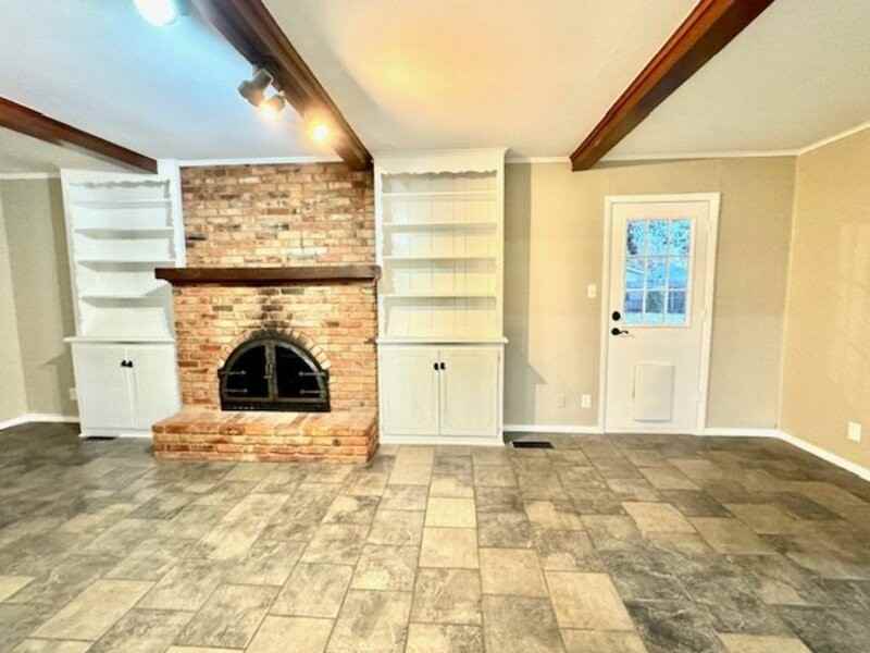 9447 E 40th Pl - Photo 3 of 24