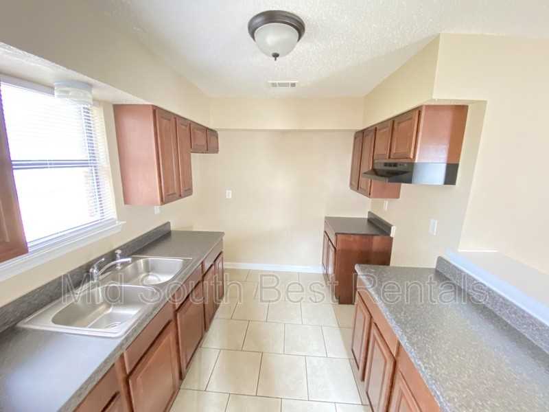 1309 Kentucky St - Photo 4 of 10