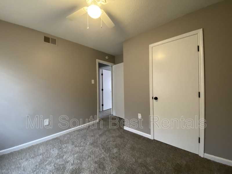 2120 Bennett Avenue - Photo 7 of 8