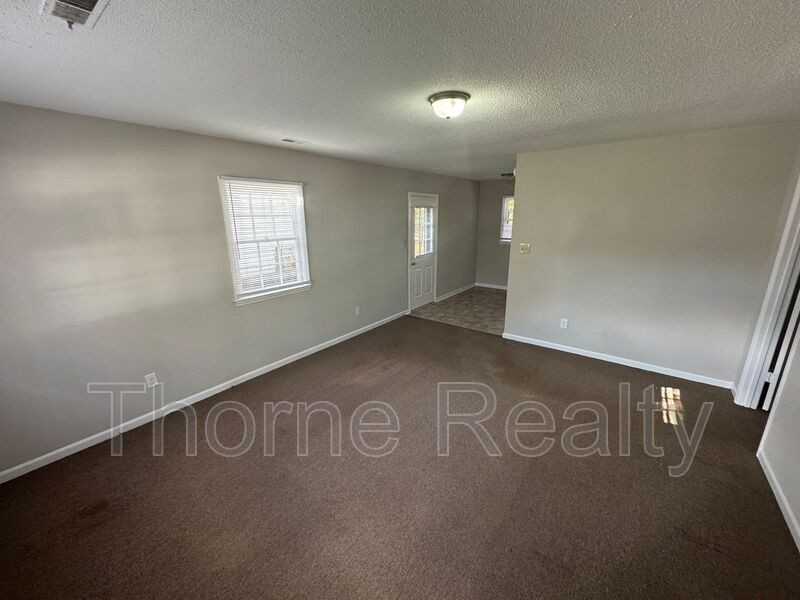 404 W Howard Ave - Photo 2 of 6