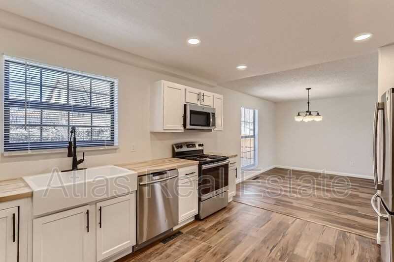 1473 S Evanston St - Photo 3 of 16