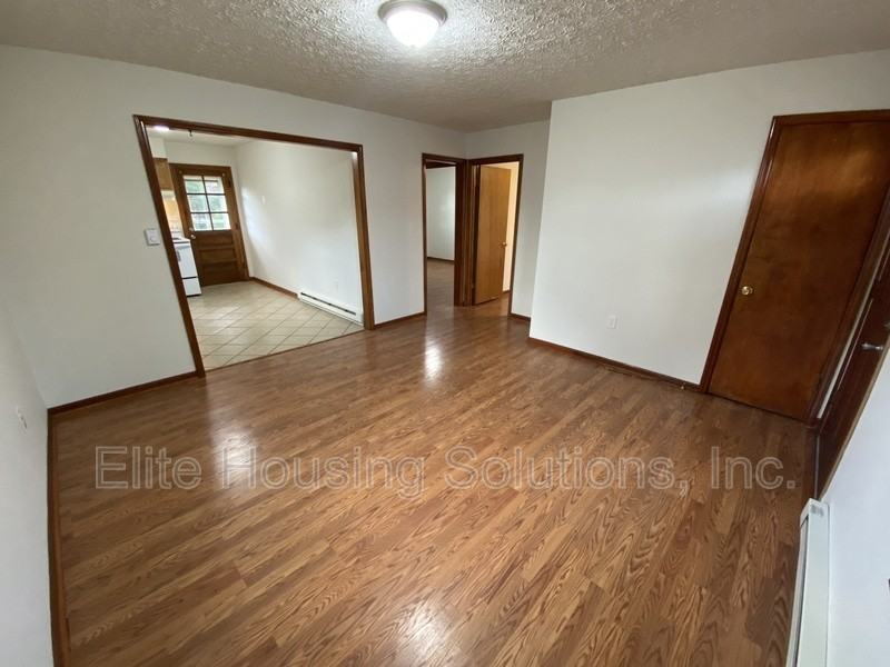 120 W Marshall St #2 - Photo 3 of 10