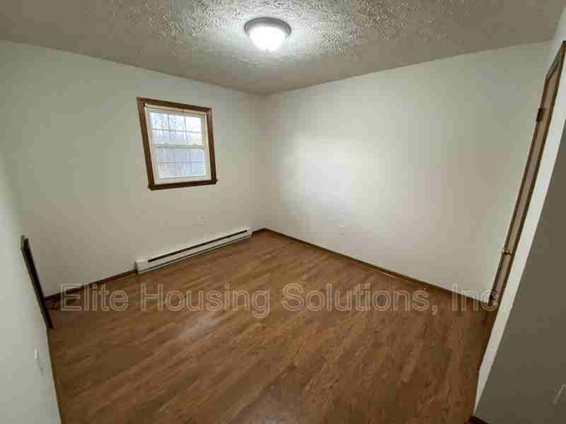 120 W Marshall St #2 - Photo 4 of 10