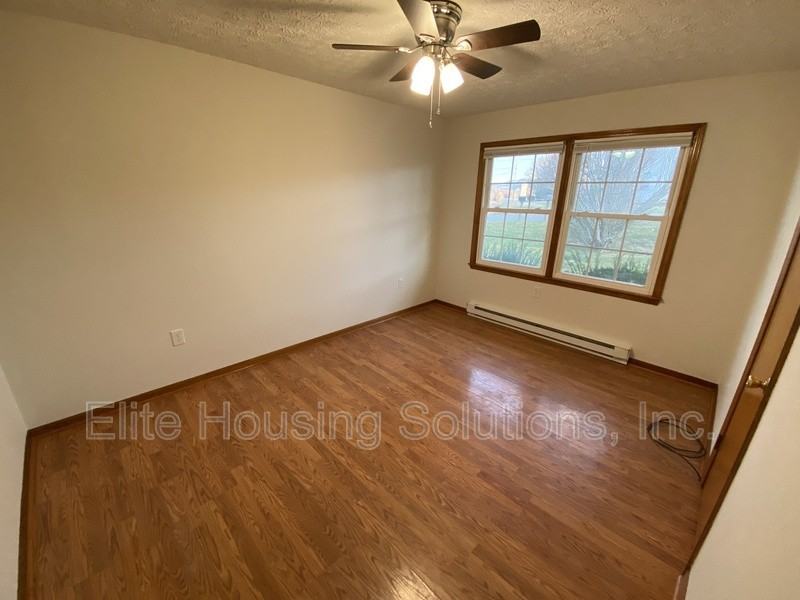 120 W Marshall St #2 - Photo 6 of 10