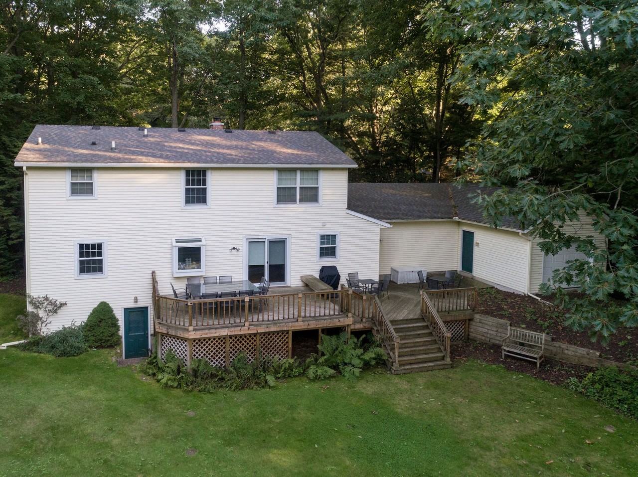 17051 Bellwood Ct - Photo 2 of 45