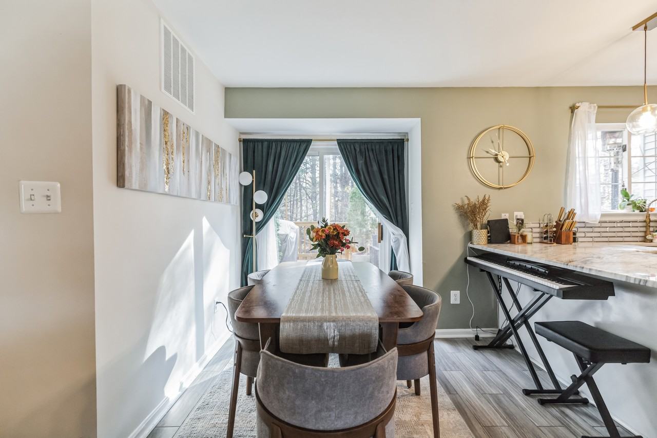 9235 Jessica Dr - Photo 3 of 30