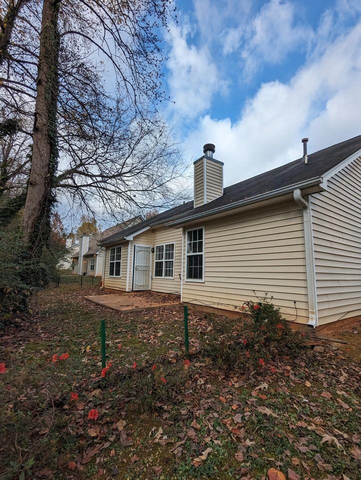 3821 Leprechaun Ct - Photo 2 of 23