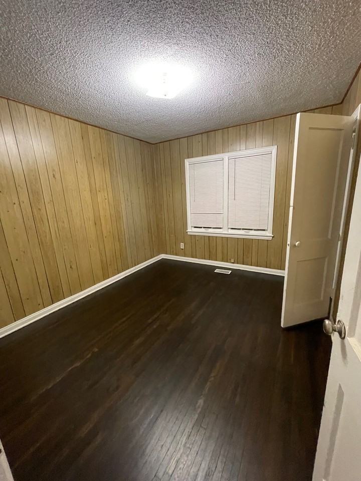 930 N Glendale St - Photo 2 of 6