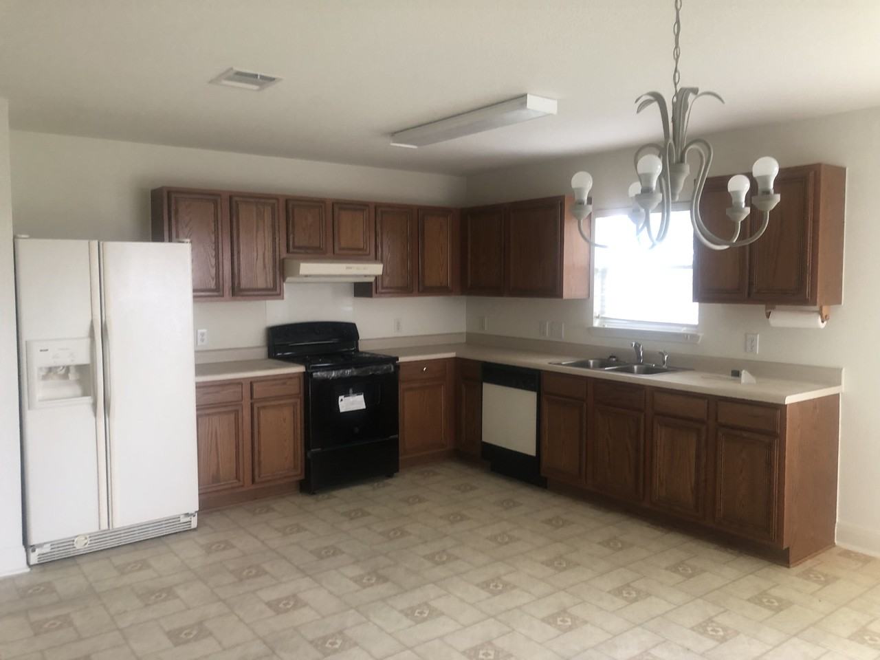 13301 Coomes Dr - Photo 2 of 15