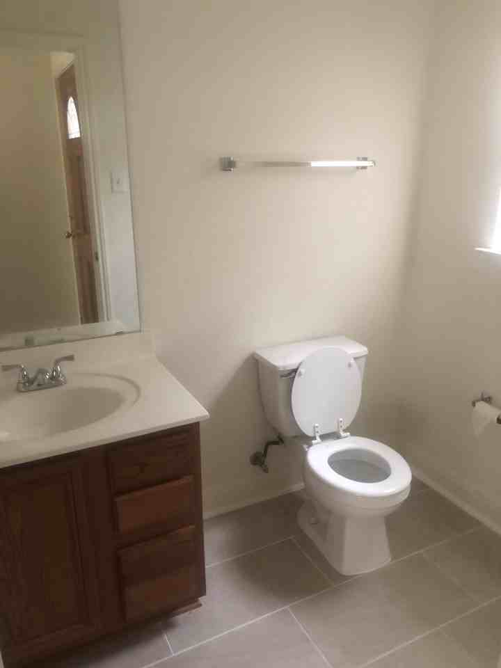 13301 Coomes Dr - Photo 3 of 15