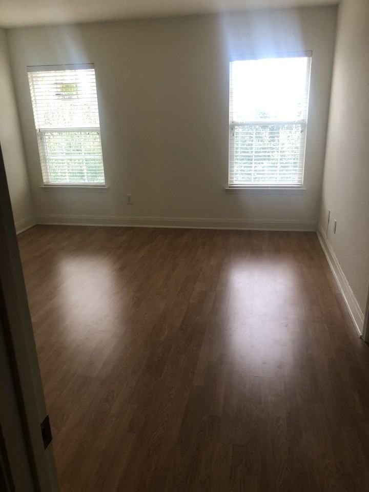 13301 Coomes Dr - Photo 7 of 15