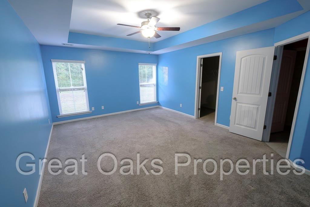 108 Wellington Cir - Photo 5 of 12