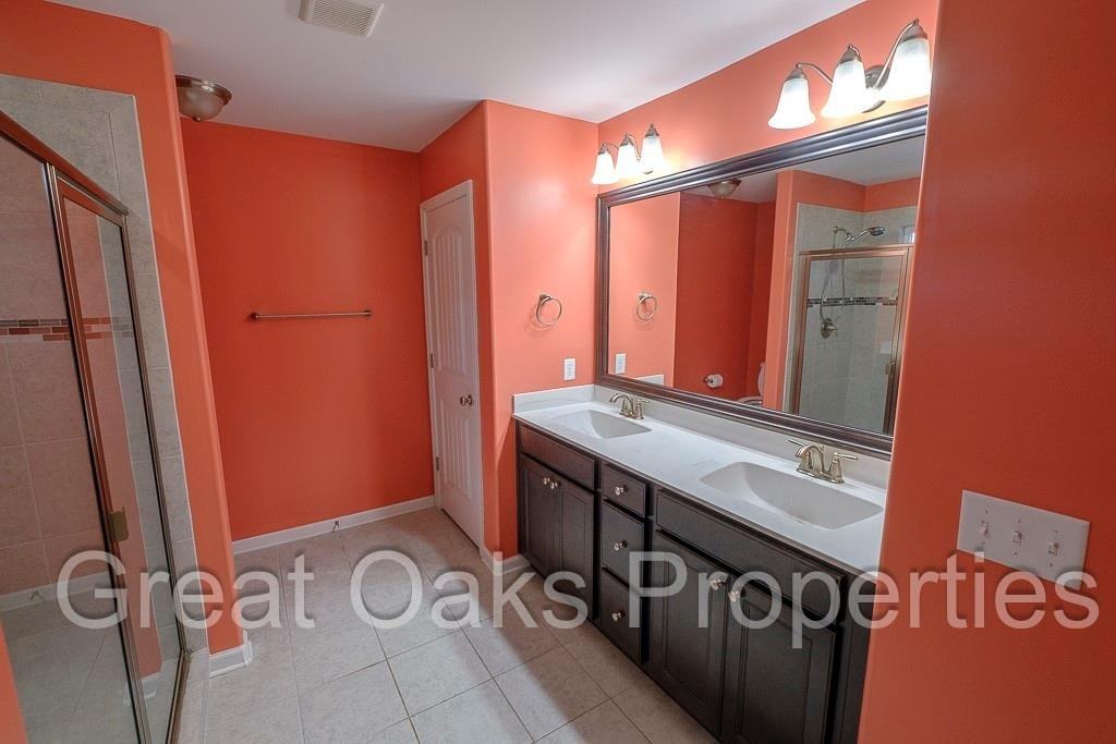 108 Wellington Cir - Photo 6 of 12