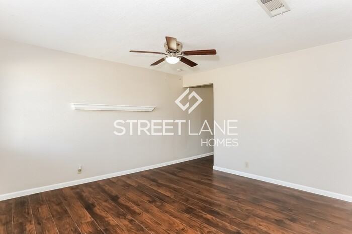 1708 Colvin St - Photo 2 of 16