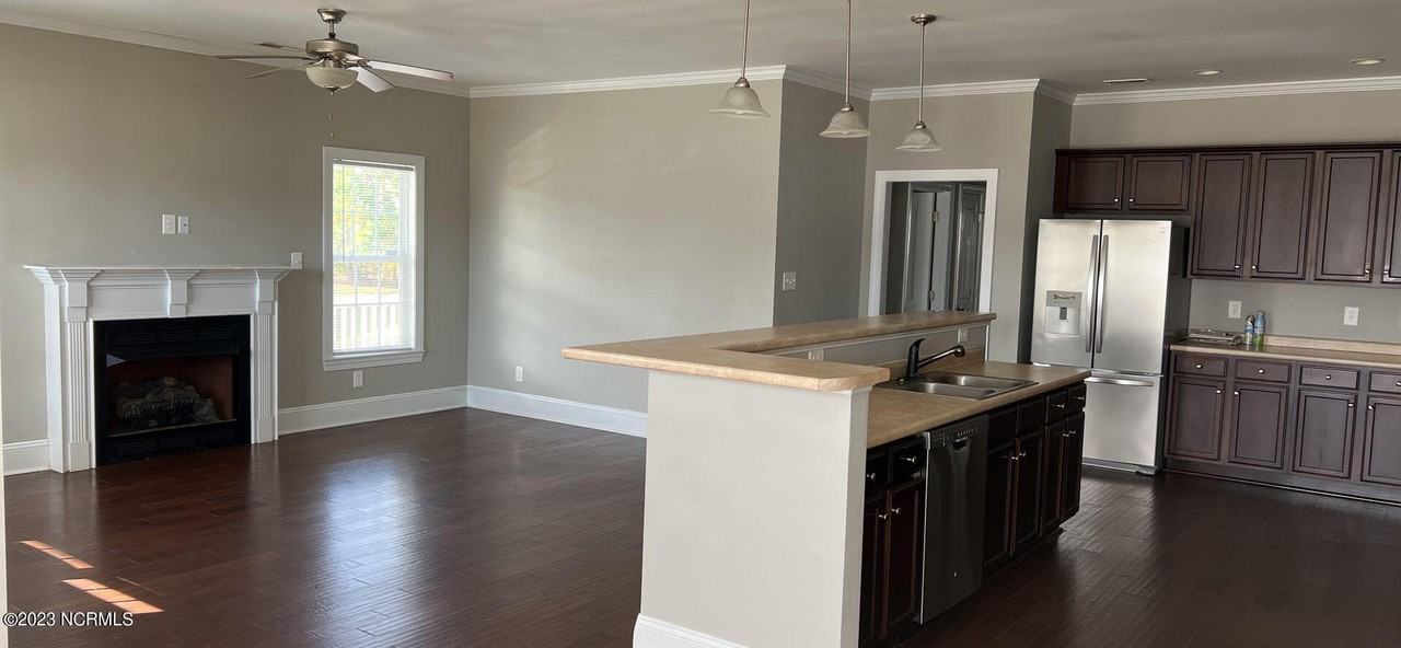 124 Farmstead Place - Photo 2 of 6