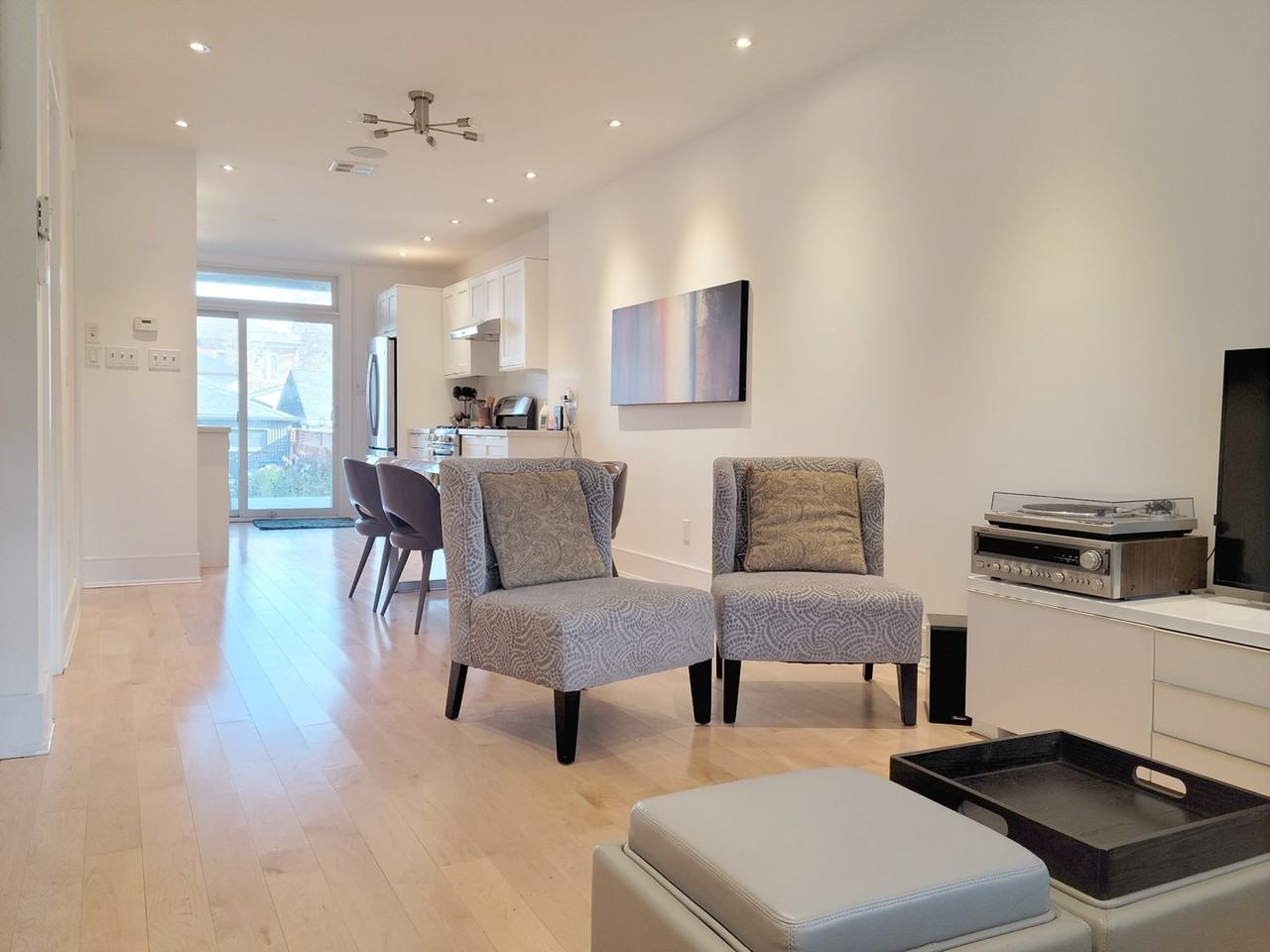 217 Earlscourt Avenue #Main - Photo 3 of 13