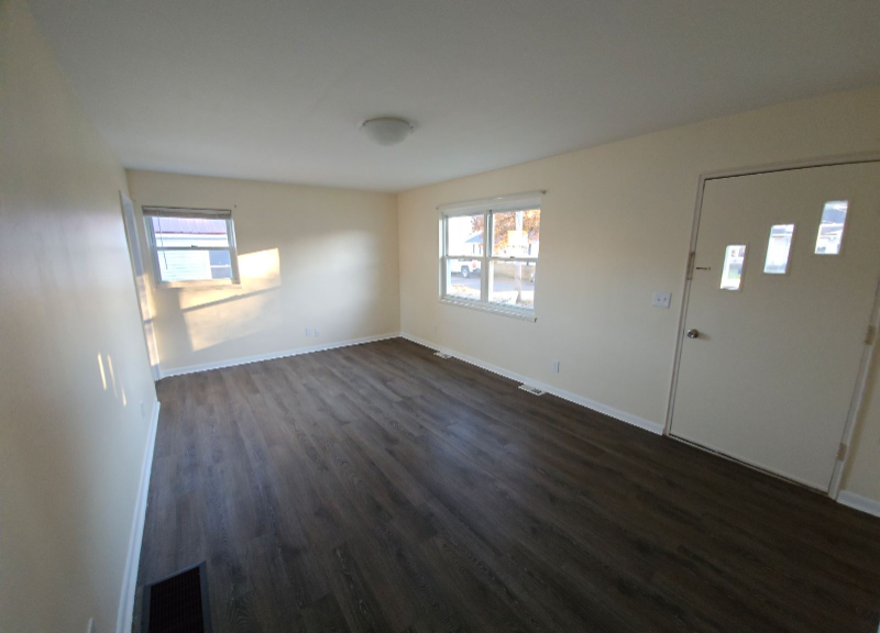 615 19th St - Photo 5 of 13