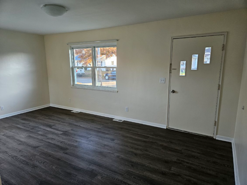 615 19th St - Photo 6 of 13