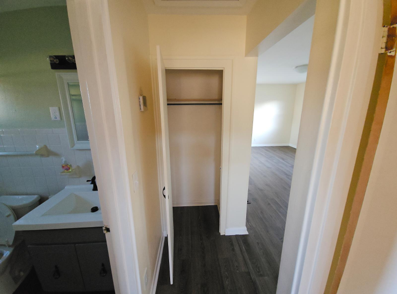 615 19th St - Photo 7 of 13