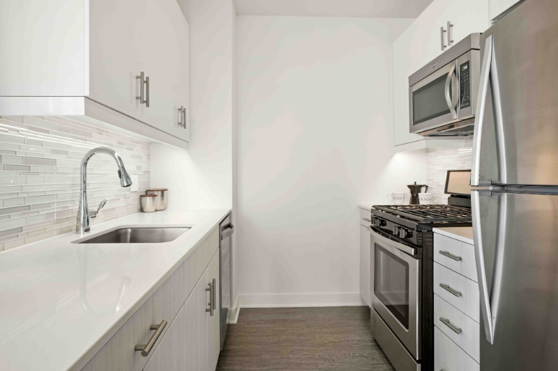 981 S State St - Photo 3 of 13