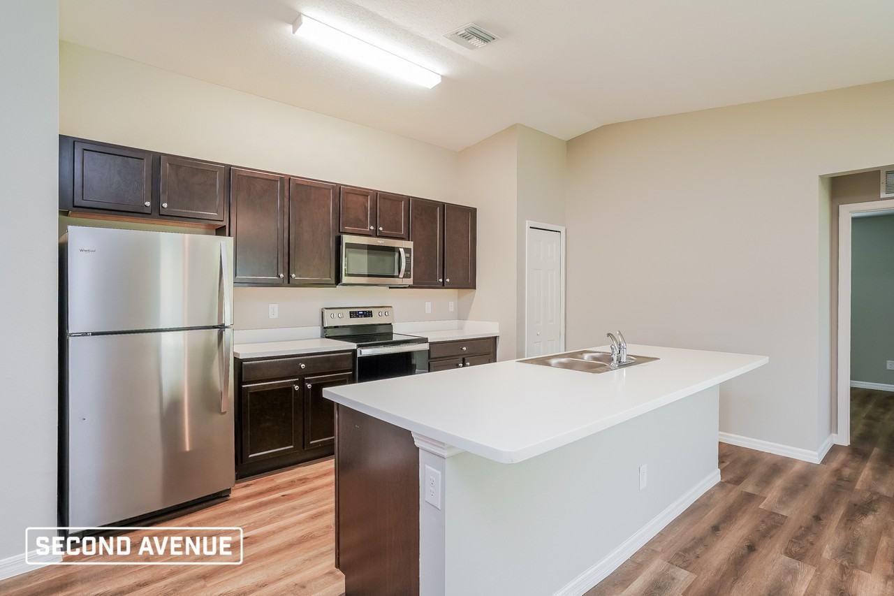 1831 Nw 6th Ave - Photo 4 of 14