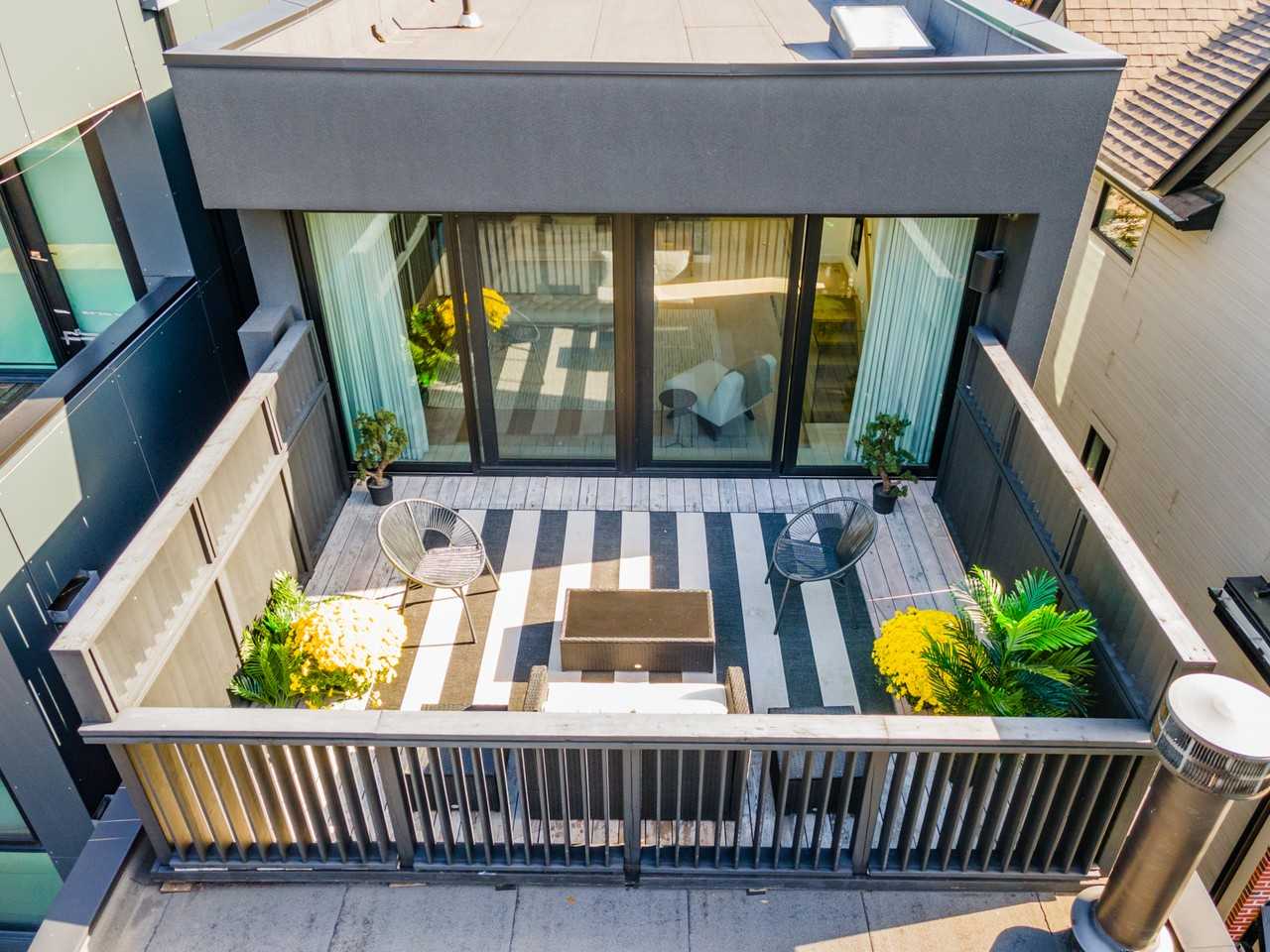 270 Indian Grove - Photo 3 of 20