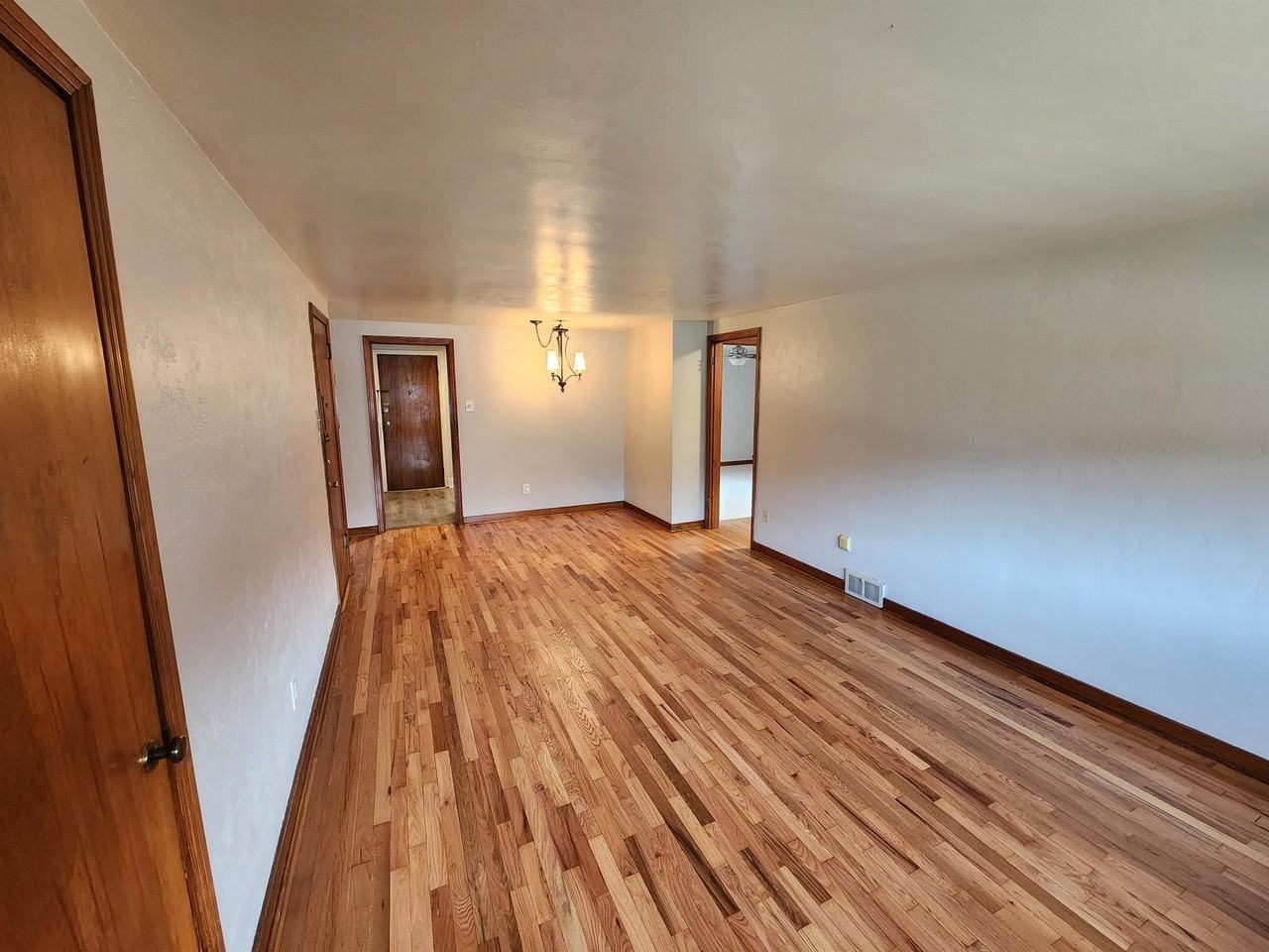 1439 Lincoln Way #D - Photo 3 of 9