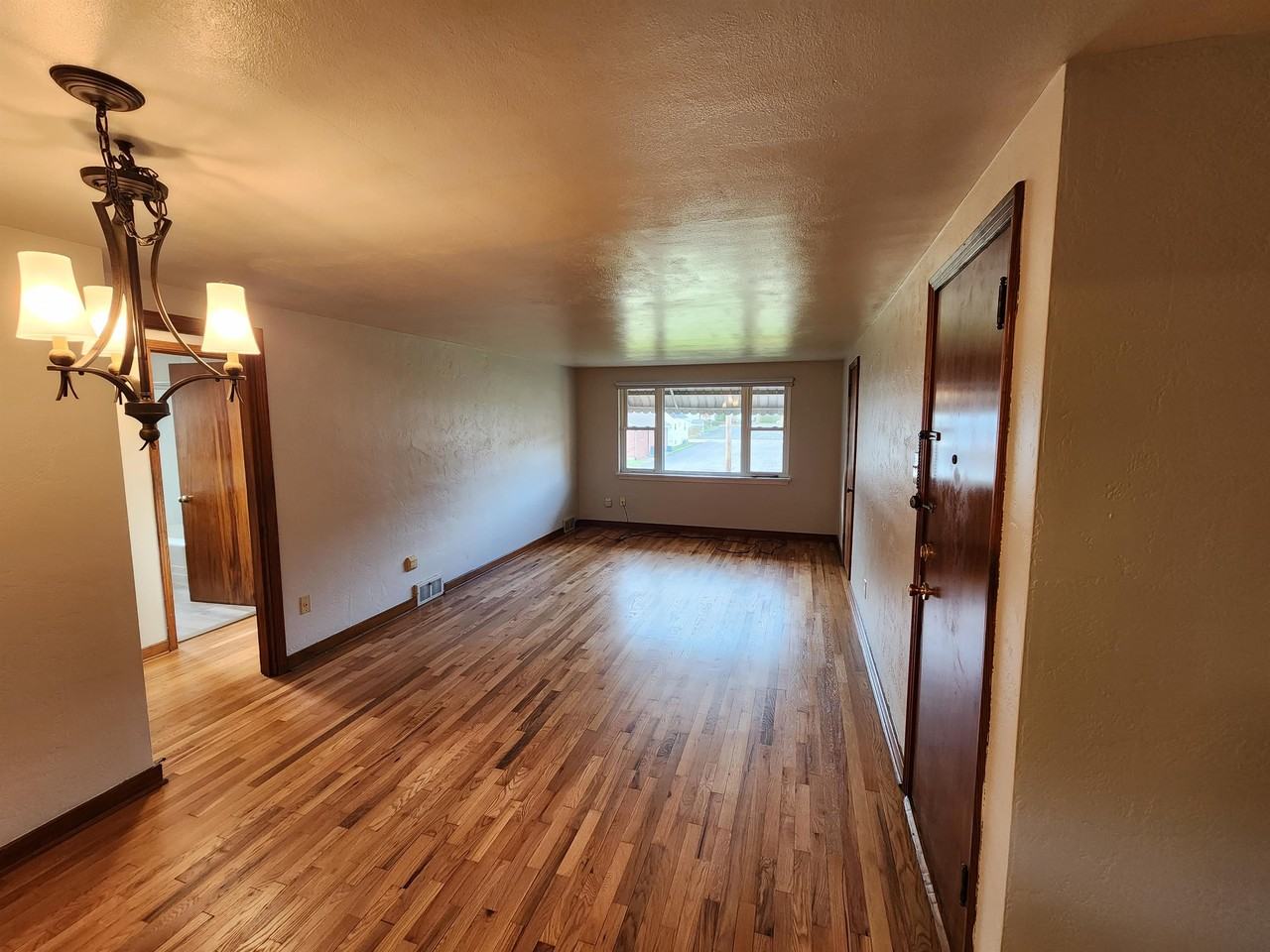 1439 Lincoln Way #D - Photo 4 of 9