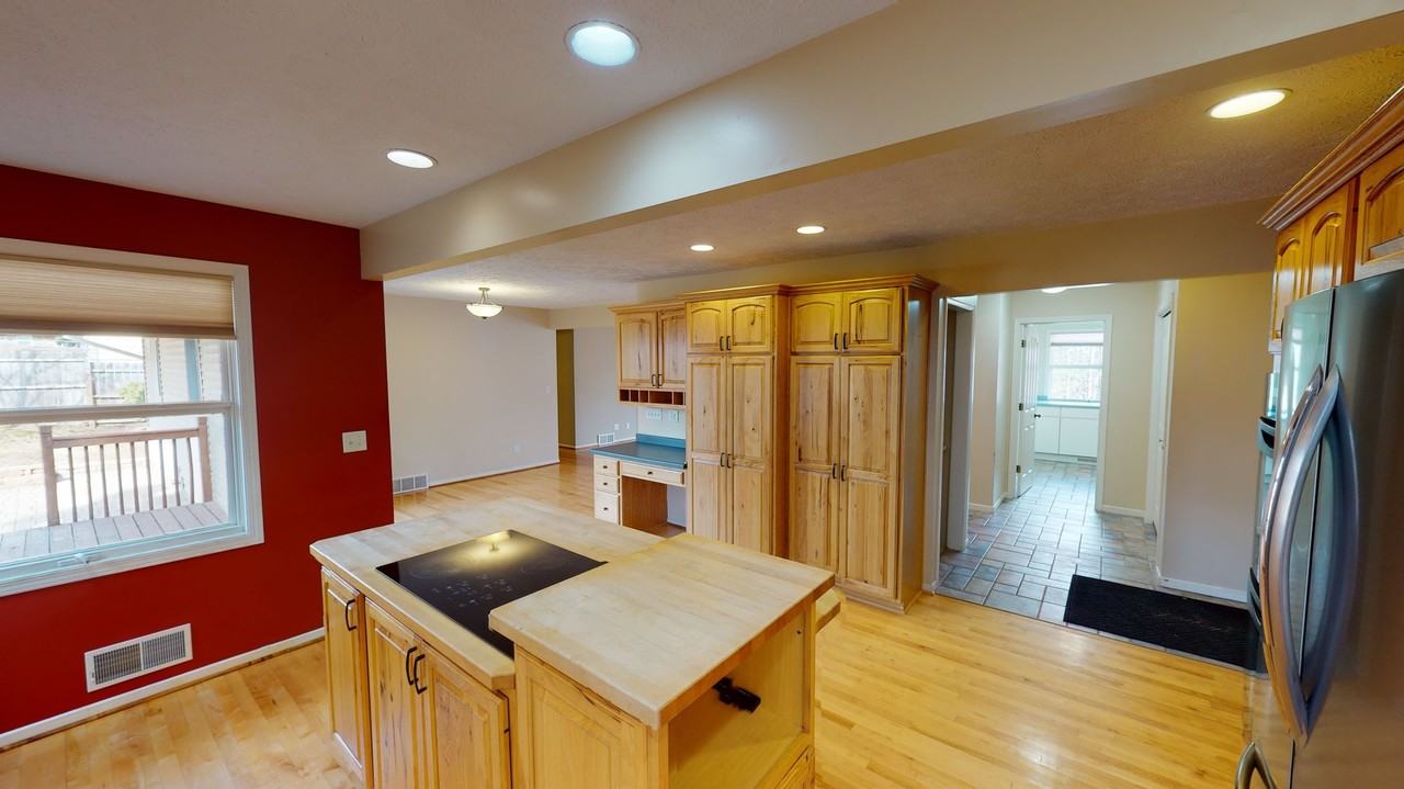 1301 Center St #1 - Photo 4 of 18