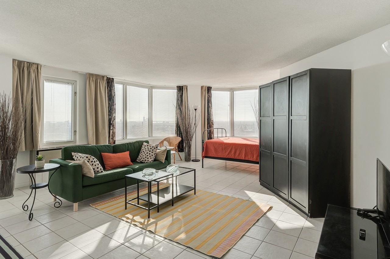1077 Rue Saint Mathieu #1268
