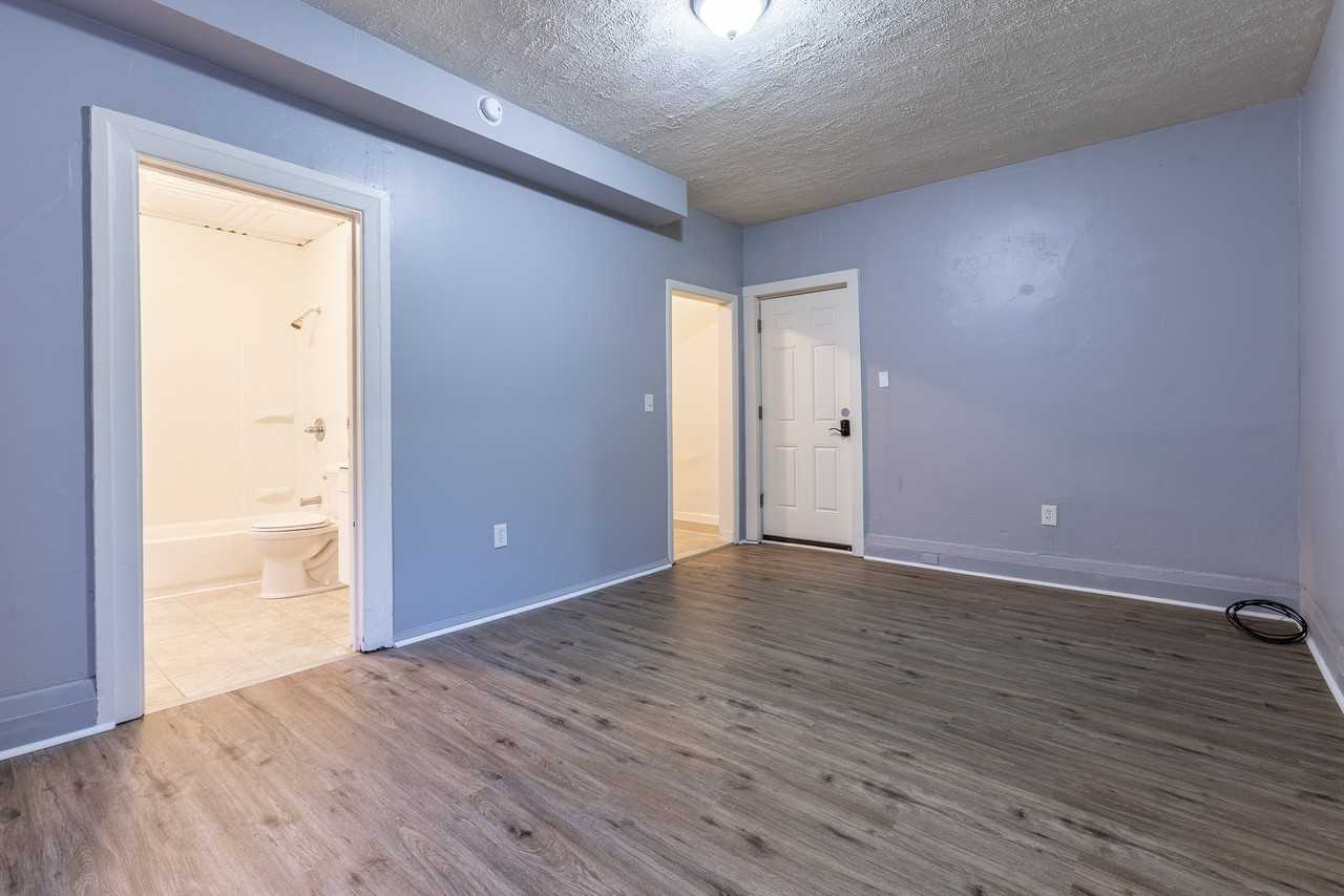 608 Taylor Ave - Photo 3 of 8