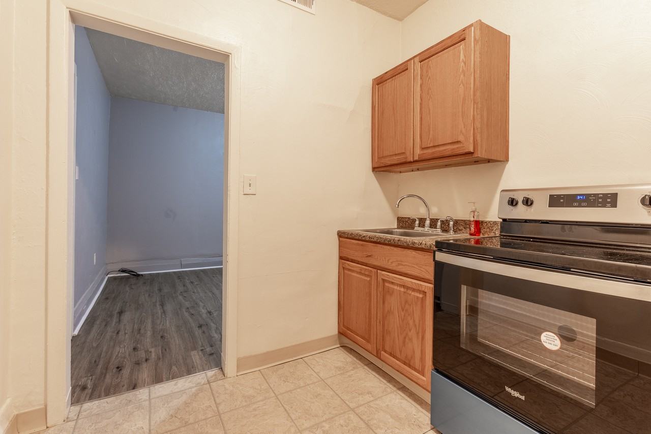 608 Taylor Ave - Photo 6 of 8