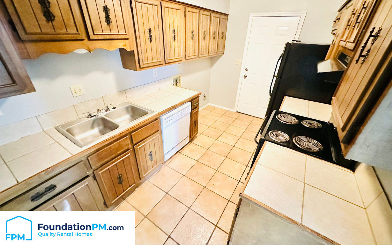 4422 Howardcrest Dr #1 - Photo 3 of 9