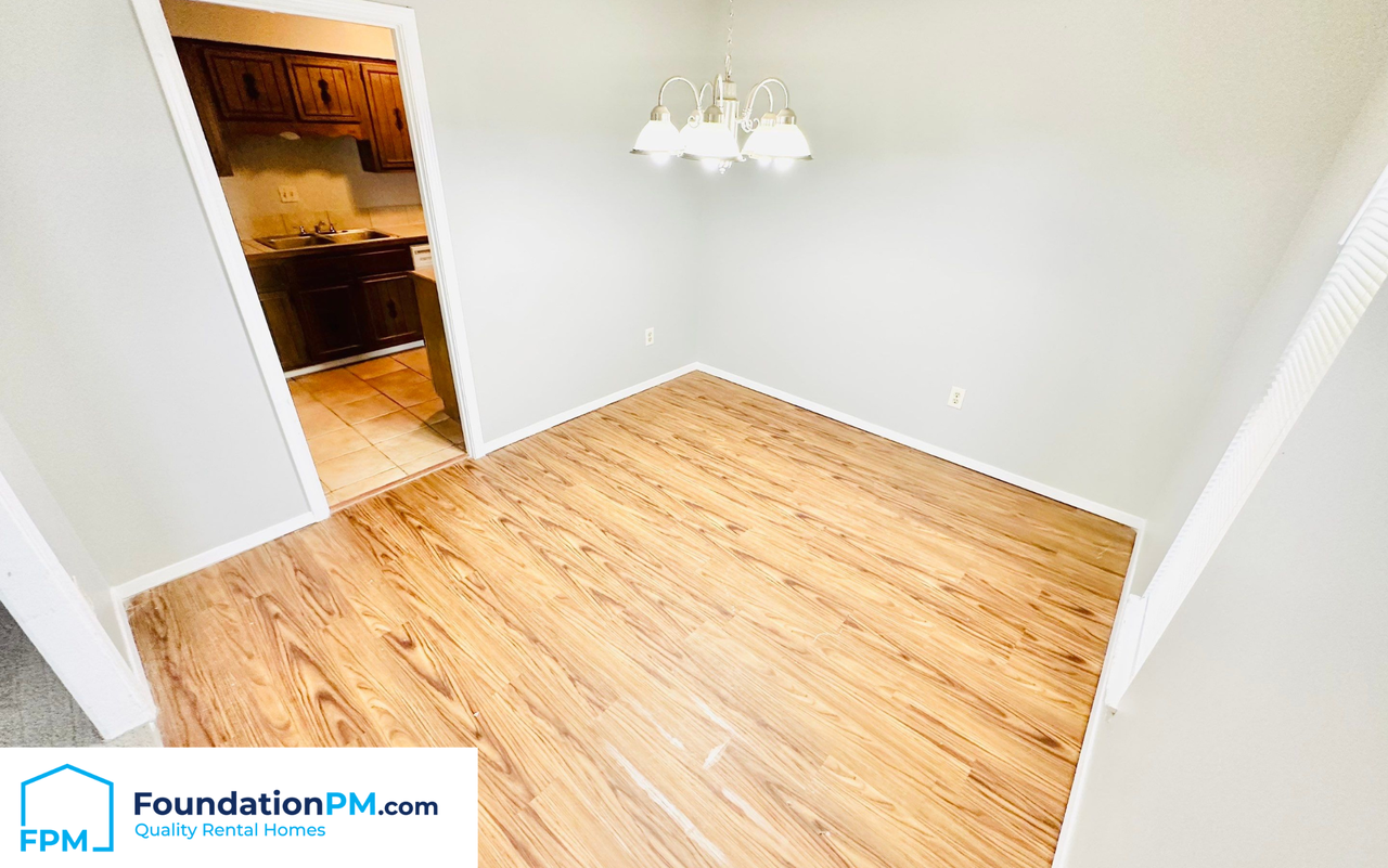 4422 Howardcrest Dr #1 - Photo 4 of 9