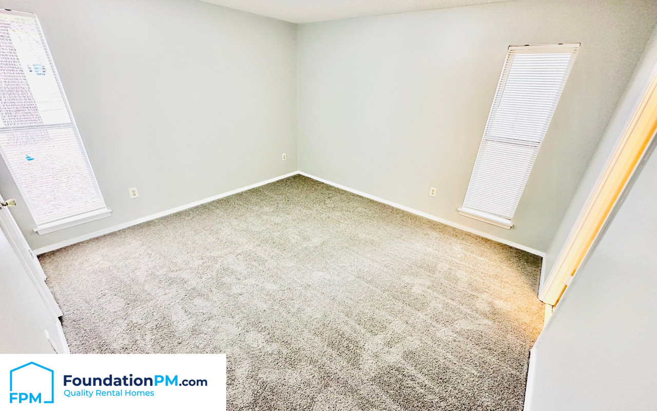 4422 Howardcrest Dr #1 - Photo 6 of 9