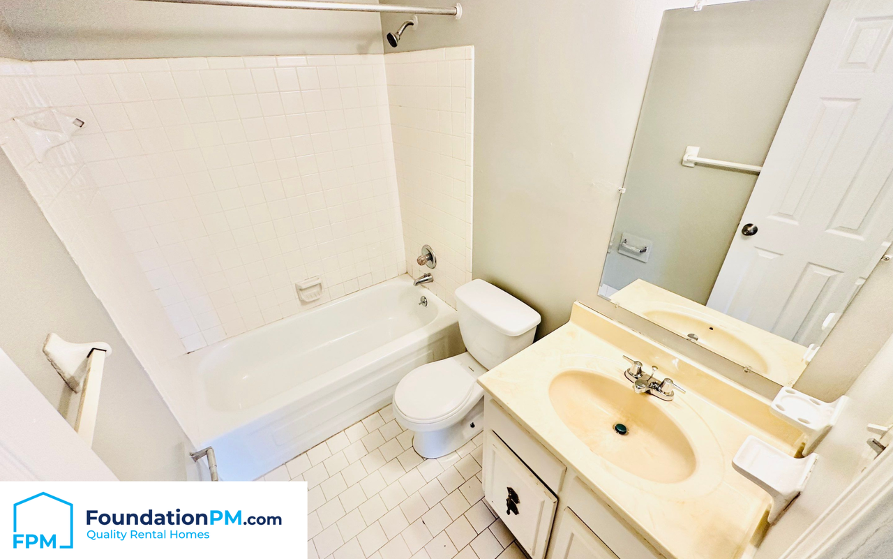 4422 Howardcrest Dr #1 - Photo 7 of 9