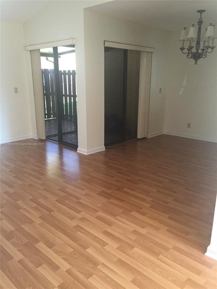 17238 Nw 60th Ct #17238 - Photo 3 of 8