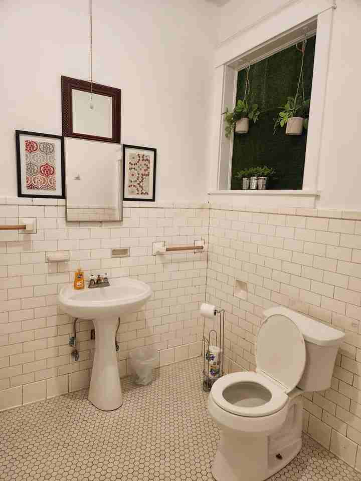 Delphine St - Photo 5 of 18